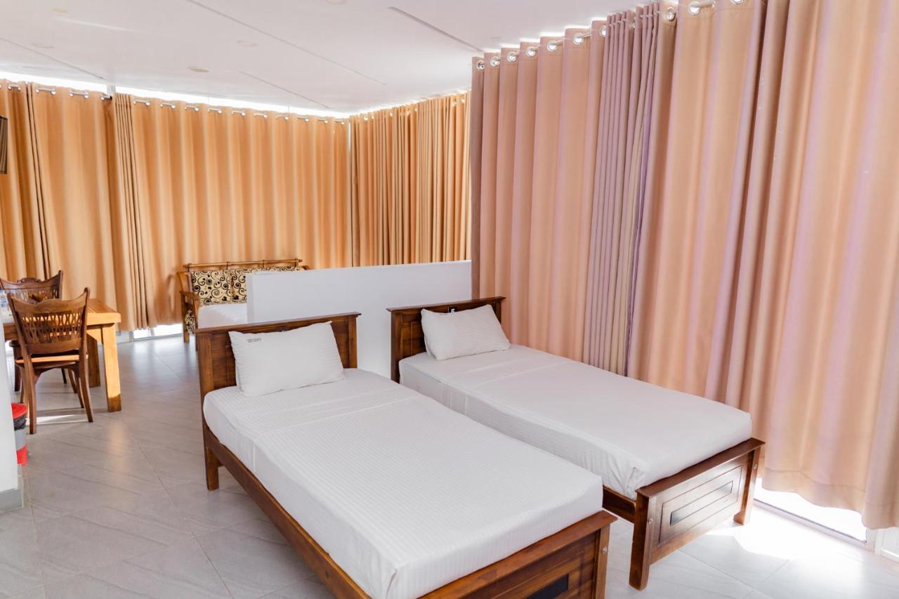 Centhara Beach Weligama Hotell Exteriör bild