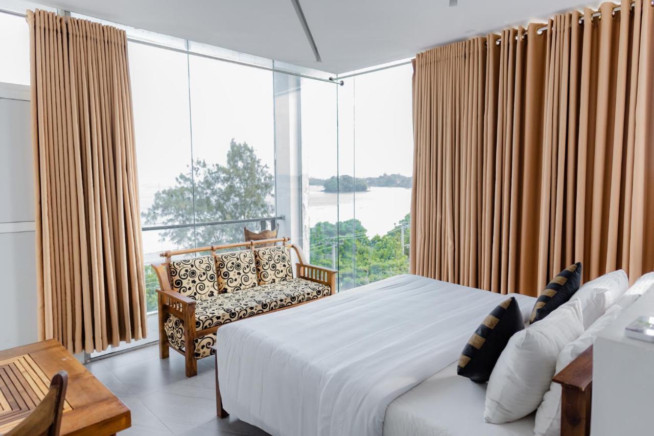Centhara Beach Weligama Hotell Exteriör bild